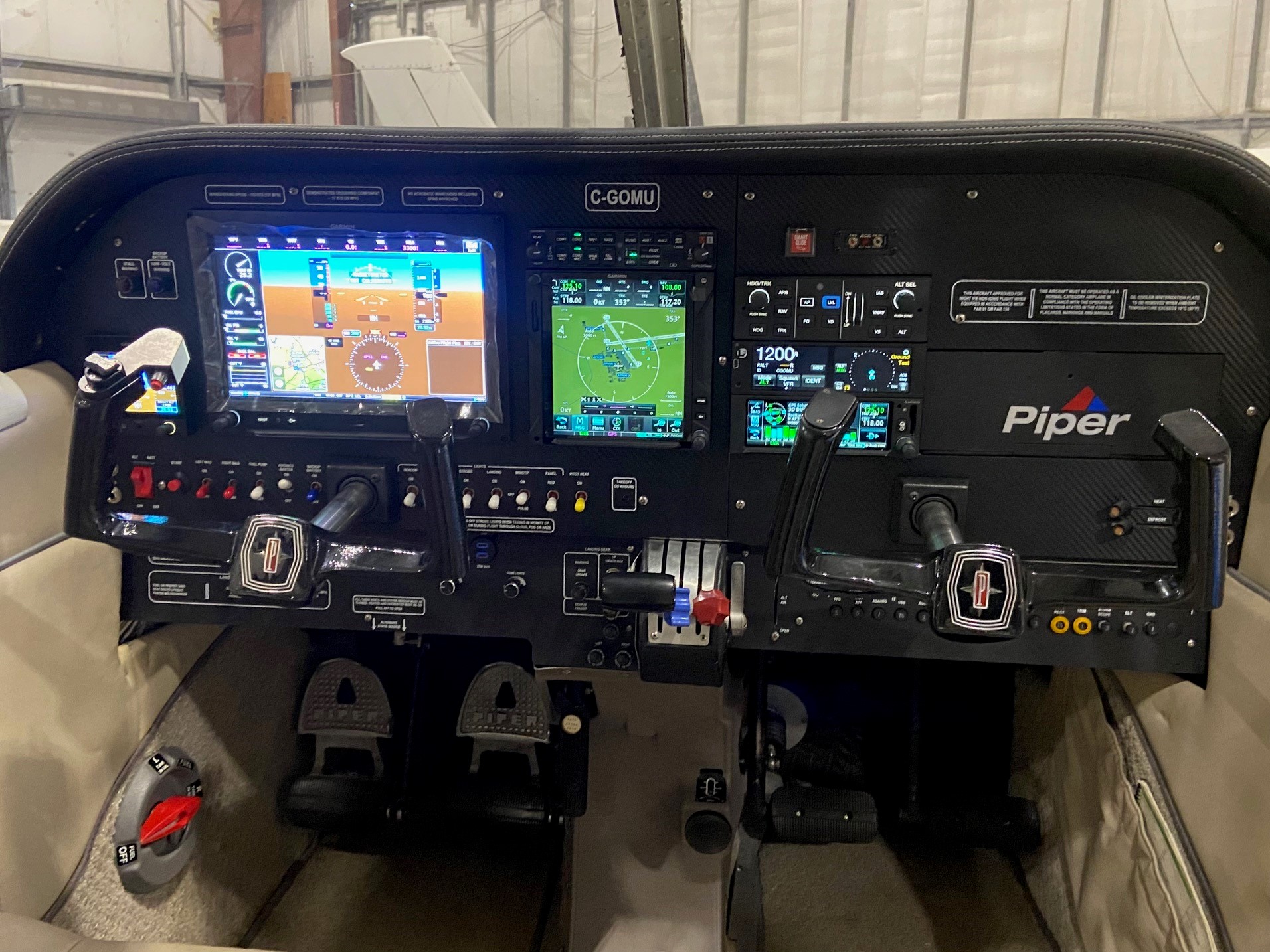 Piper PA-28 — G3X Touch carbon fiber upgrade